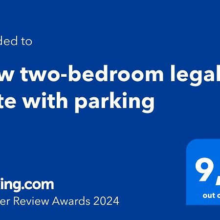 New Two-Bedroom Legal Suite With Parking 화이트록 외부 사진